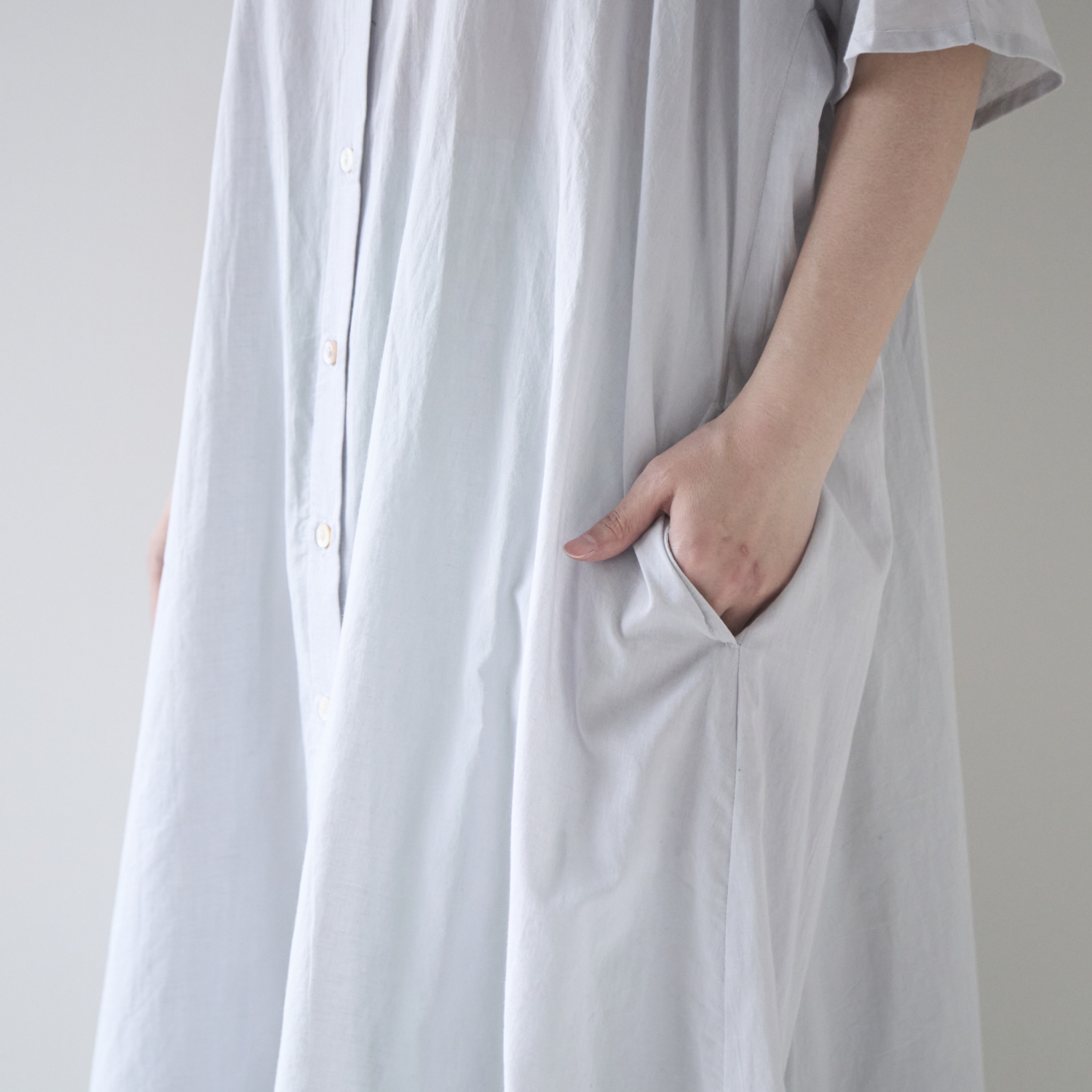Kilka×kapuwa/風が通るなめらかモスリンワンピース